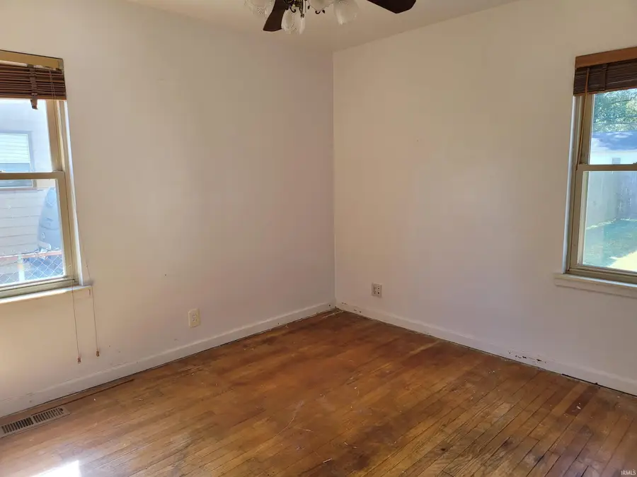 1401 S Saint James Boulevard, Evansville, IN 47714 - #3