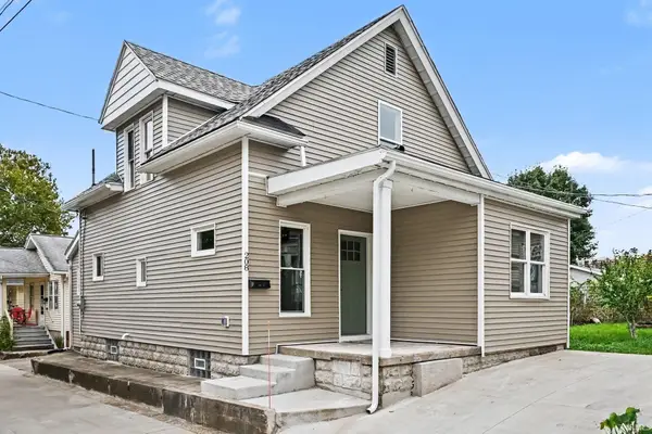 208 Riley Place, South Bend, IN 46601