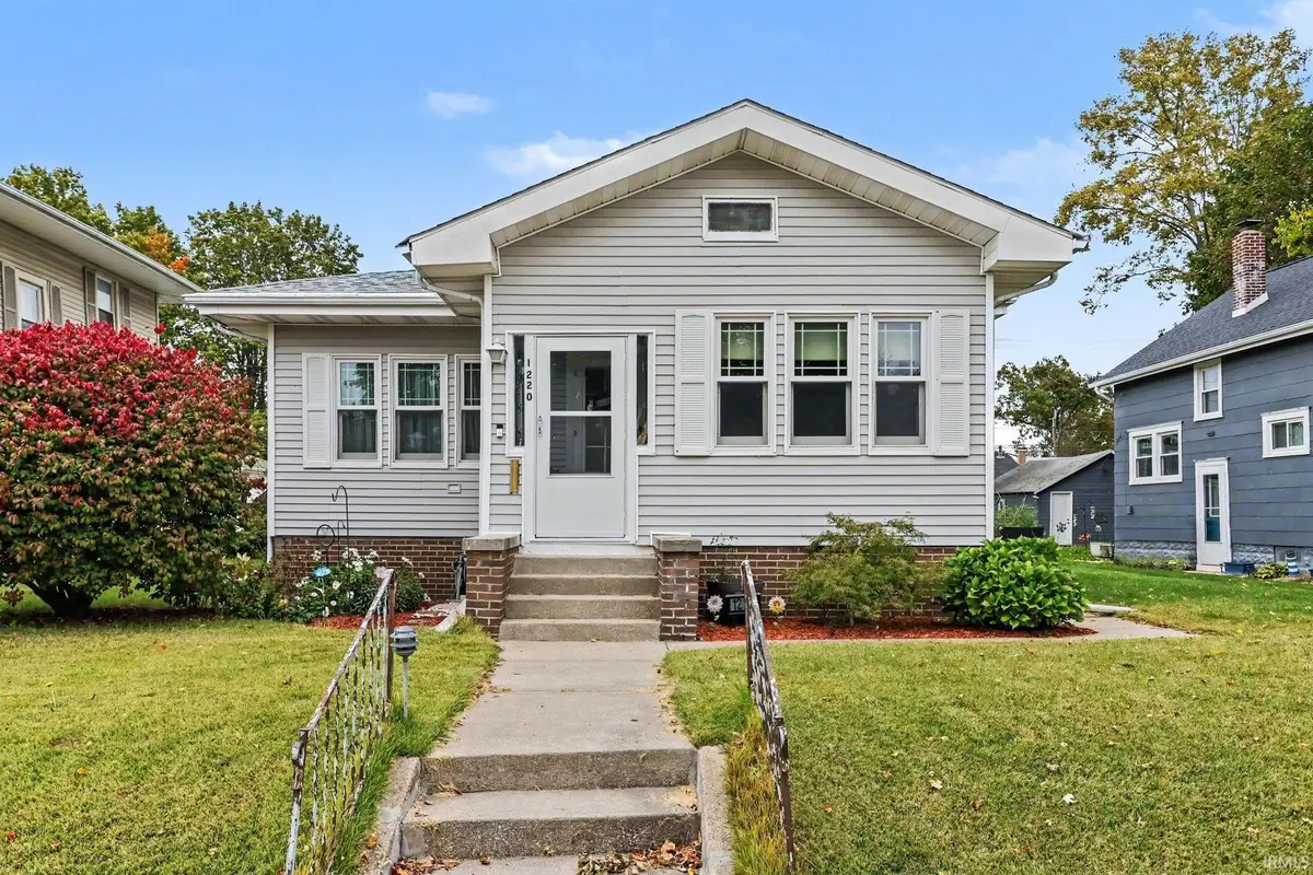 1220 E 3rd Street, Mishawaka, IN 46544 - #1