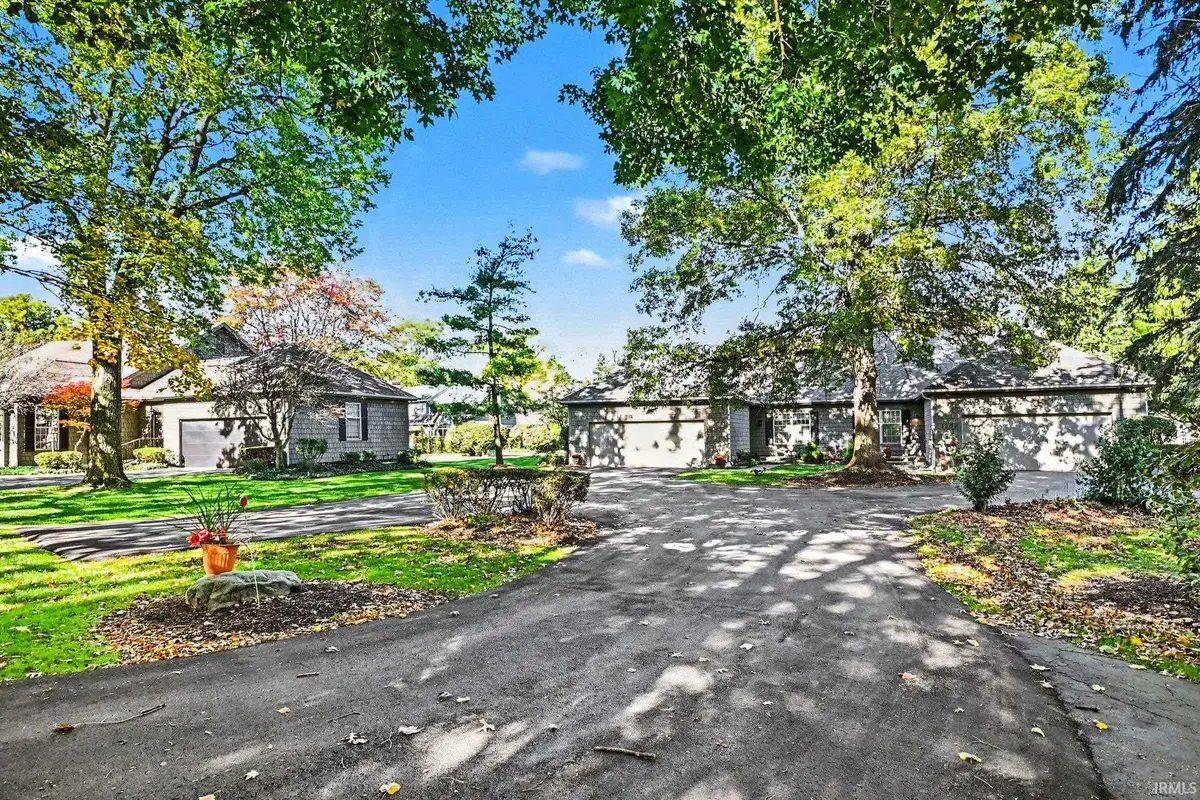 1309 E Erskine Manor Hill Drive, South Bend, IN 46614 - #1