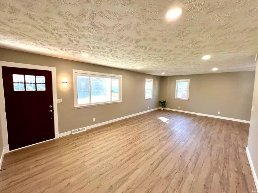 614 E Division Street, Boonville, IN 47601 - #3