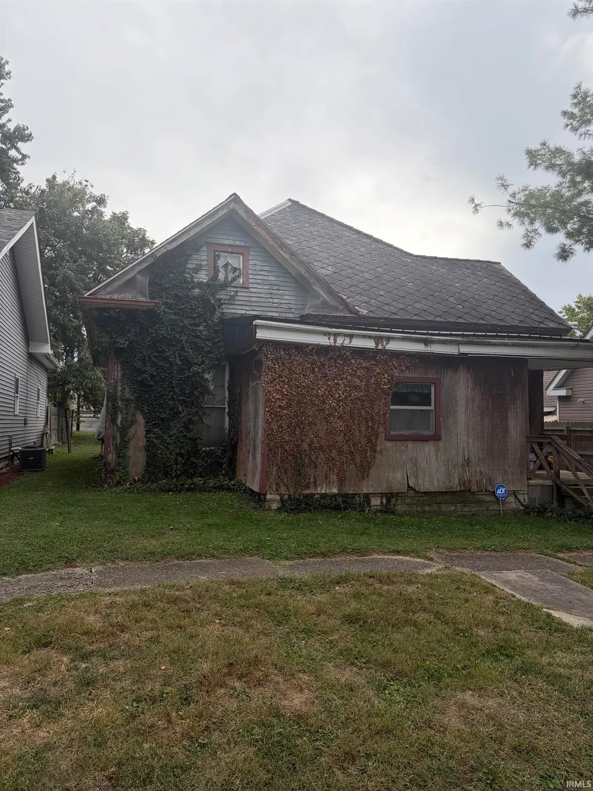 1524 18th Street, Bedford, IN 47421 - #1
