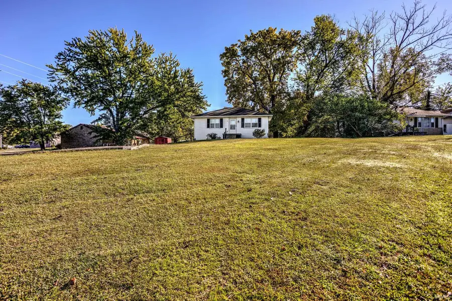 916 S 8th Street, Boonville, IN 47601 - #3