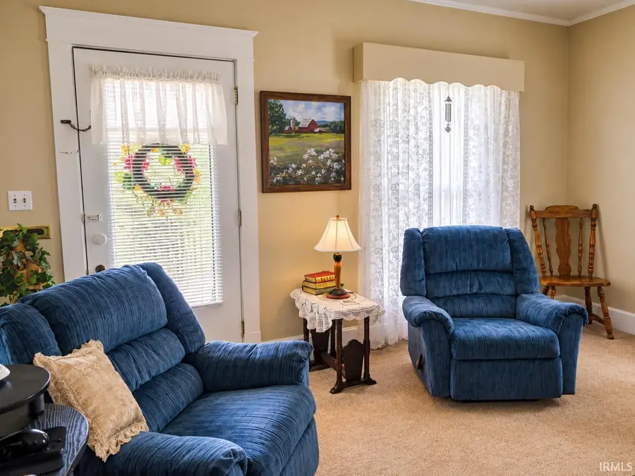 1323 E Walnut Street, Washington, IN 47501 - #3