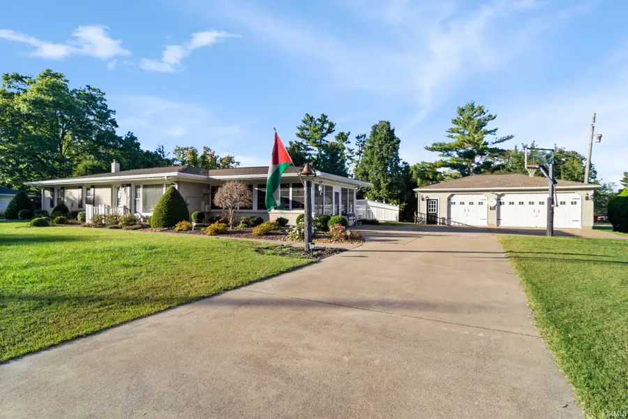 9301 Farmington Drive, Evansville, IN 47712 - #2