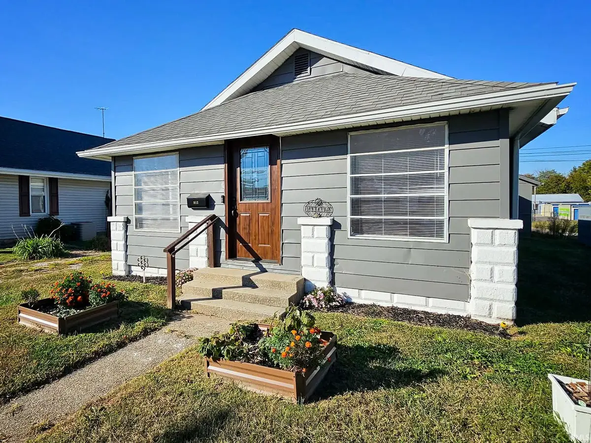 912 E Broadway Street, Princeton, IN 47670 - #1