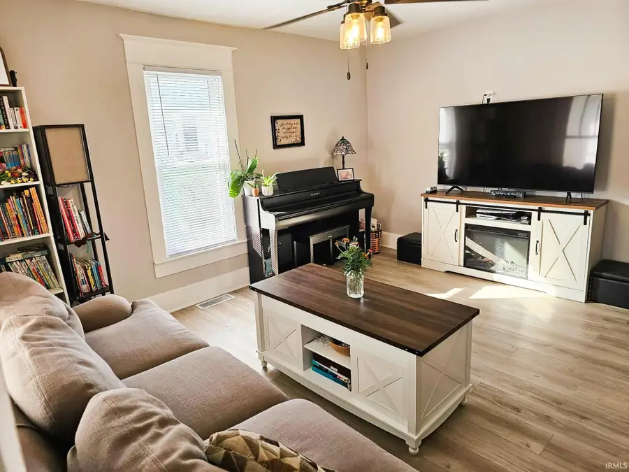 912 E Broadway Street, Princeton, IN 47670 - #2