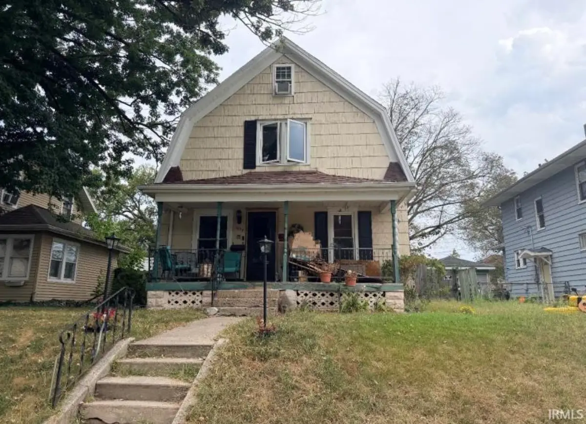 1032 E 3rd Street, Mishawaka, IN 46544 - #1