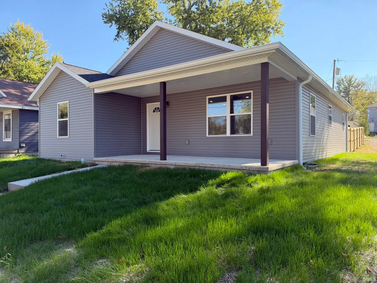 621 W Walnut Street, Washington, IN 47501 - #1