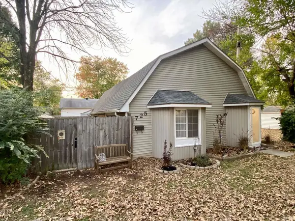 1725 Eastwood Avenue, Evansville, IN 47714