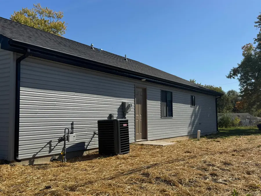 114 E Crown Lane, Fort Wayne, IN 46816 - #2