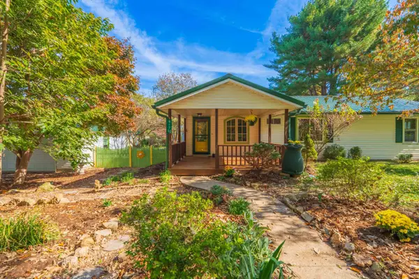 817 1/2 W Ralston Drive, Bloomington, IN 47401