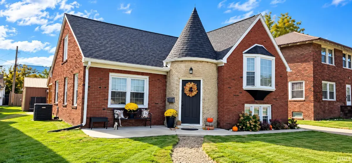 105 W Van Trees Street, Washington, IN 47501 - #1