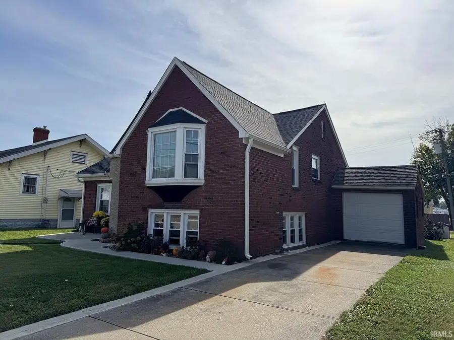 105 W Van Trees Street, Washington, IN 47501 - #3