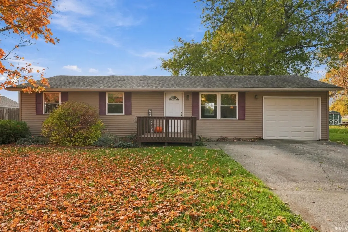 337 W Pleasant St, Churubusco, IN 46723 - #1