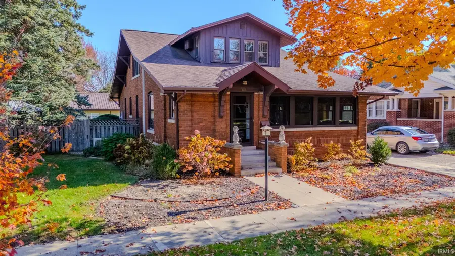 307 N Wayne Street, North Manchester, IN 46962 - #2