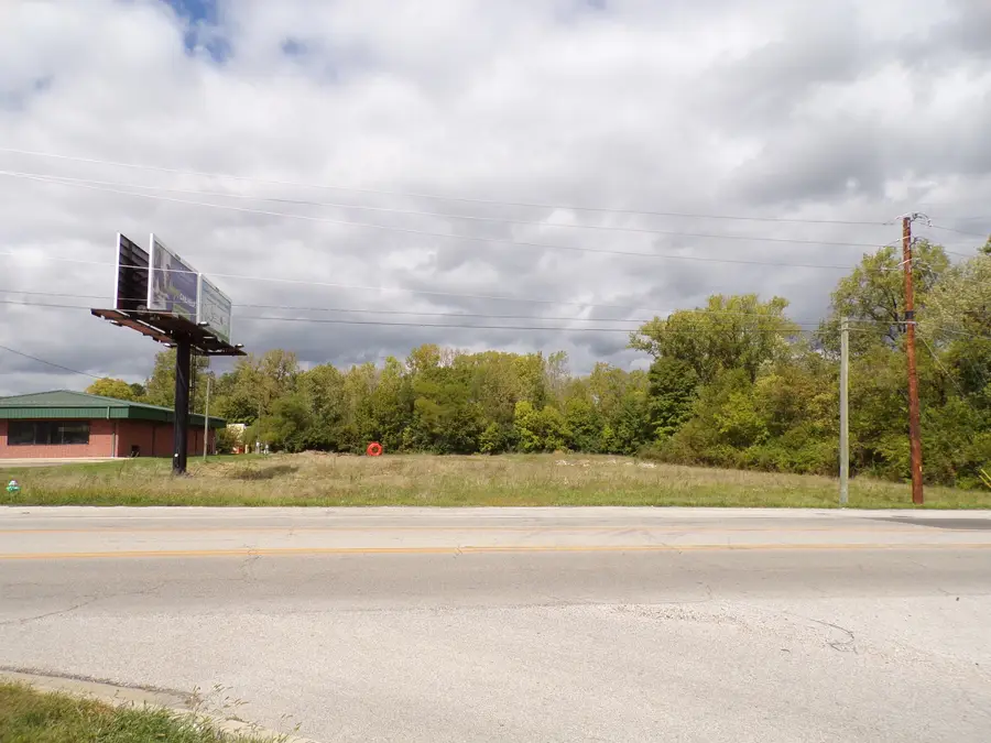 9230 W 10th Street, Wayne, IN 46124 - Image #2