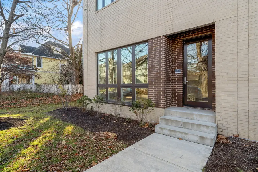 319 E 16th Street #207, Indianapolis, IN 46202 - Image #2