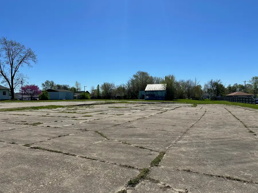 645-655 E Main Street, Brownsburg, IN 46112 - Image #2