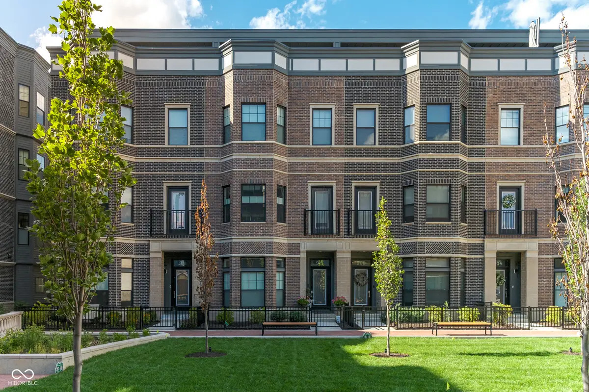 912 Veterans Way, Carmel, IN 46032 - Image #1