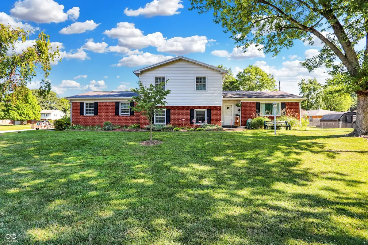 3300 Heritage Road, Columbus, IN 47203 - Image #1