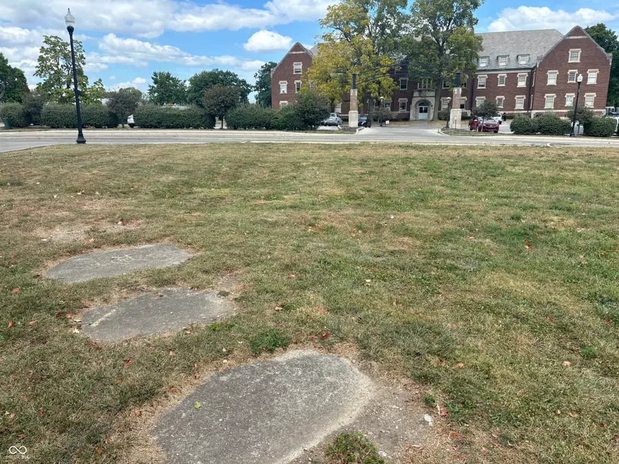 71 Steeples Boulevard, Indianapolis, IN 46222 - Image #3