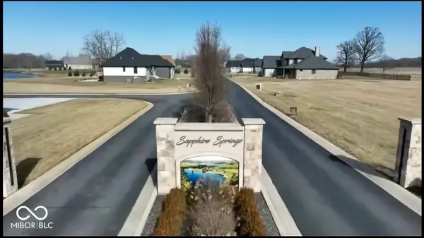 7126 N Lakeshore Drive, Greenfield, IN 46140