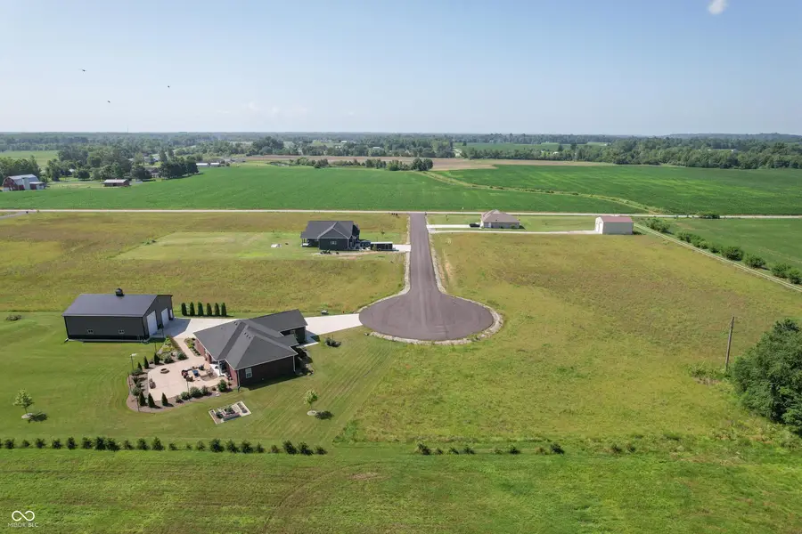 10312 Shamrock Court, Seymour, IN 47274 - Image #2