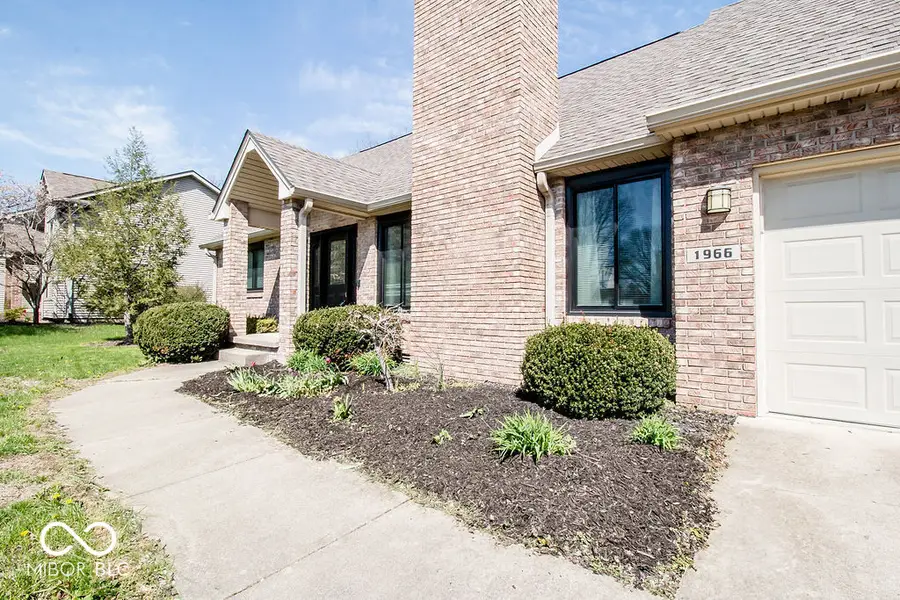 1966 Broadmoor Lane, Columbus, IN 47203 - Image #3