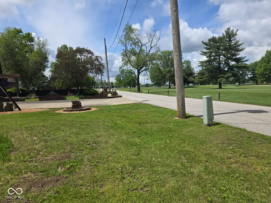 815 E Royse Drive, Terre Haute, IN 47802 - Image #2