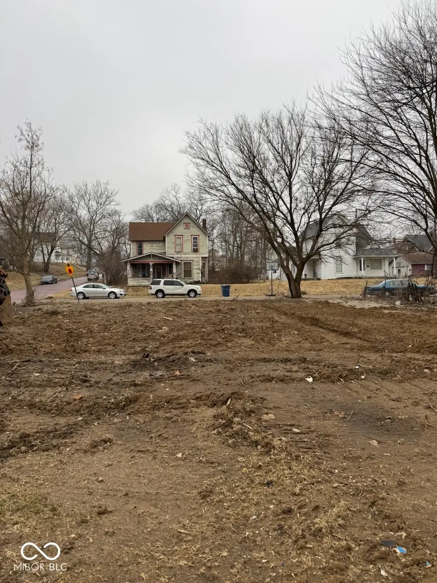 619 S Whites Avenue, Marion, IN 46953 - Image #2