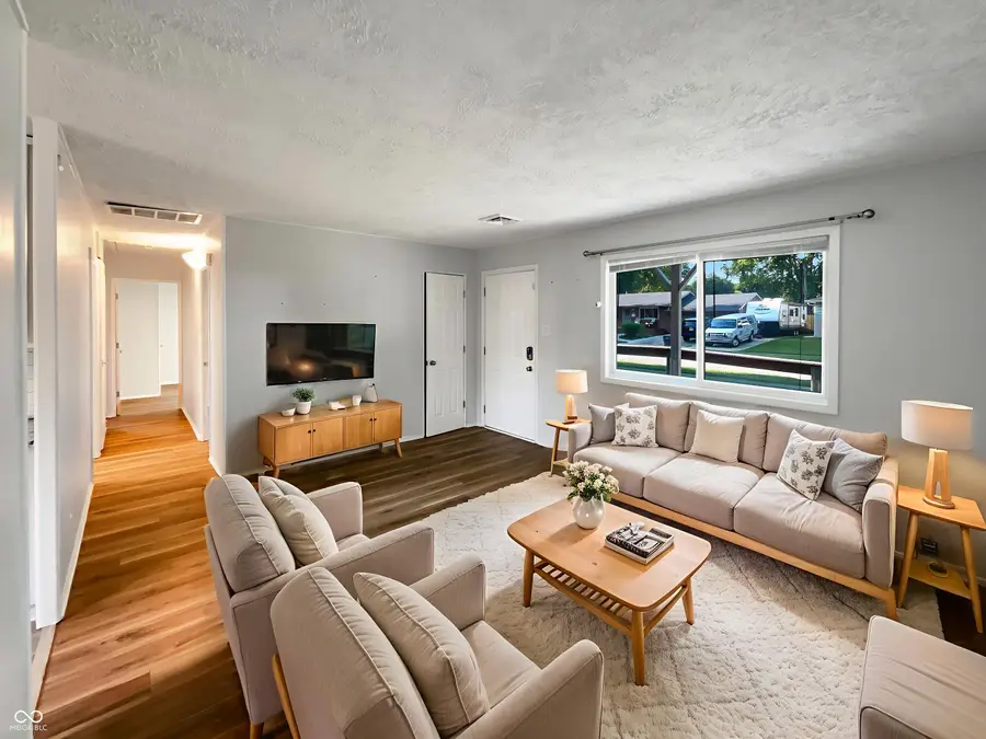 17 Crestview Drive, Greenwood, IN 46143 - Image #2