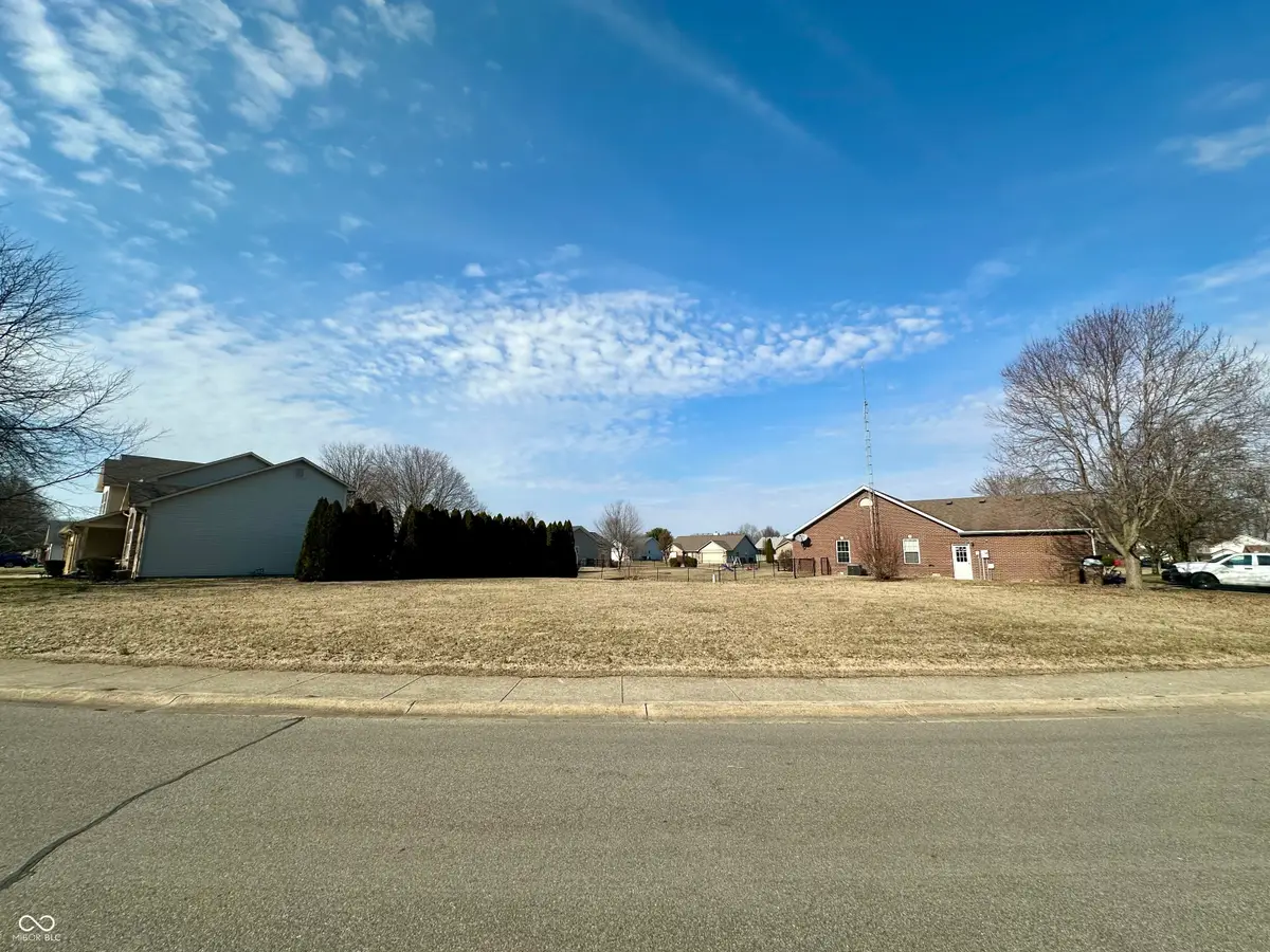 6122 Prairie Stream Way, Columbus, IN 47203 - Image #1