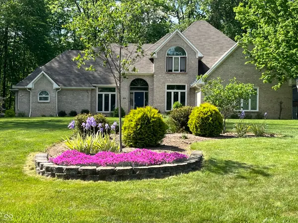 3948 S Woodfield Drive, New Palestine, IN 46163