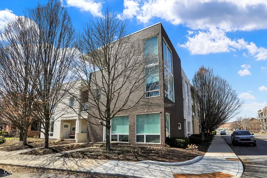 932 Broadway Street # 15, Indianapolis, IN 46202 - Image #3