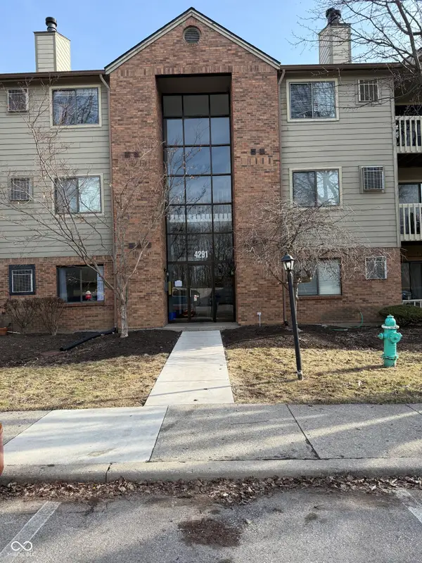 4291 Village Parkway Circle W #8, Indianapolis, IN 46254