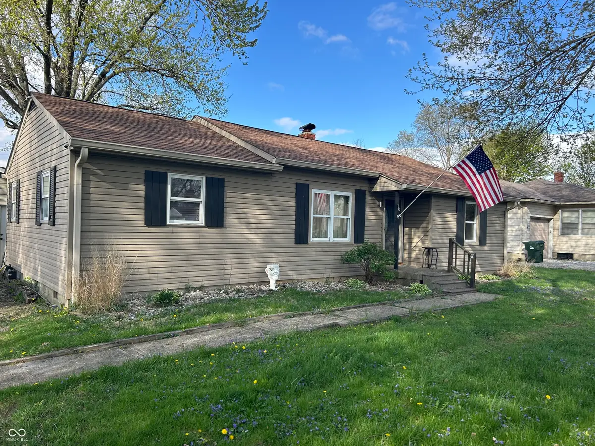 18 E North Street, New Palestine, IN 46163 - Image #1