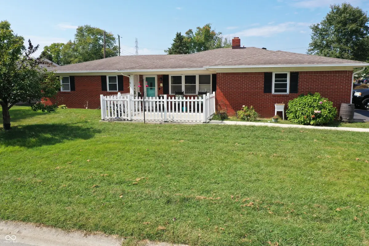 2630 Wedgewood Drive, Columbus, IN 47203 - Image #1