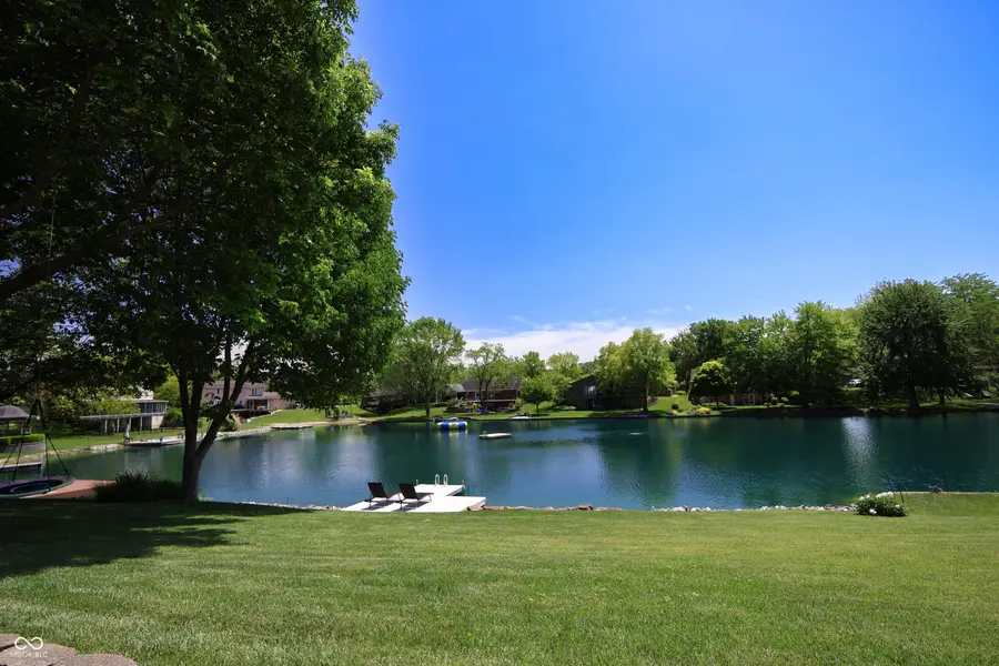 3829 Waycross Drive, Columbus, IN 47203 - Image #2