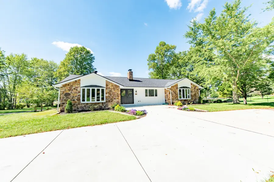 3532 Shoshonee Drive, Columbus, IN 47203 - Image #2