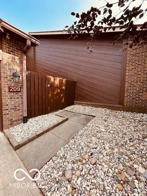 209 Brighton Court, Greenwood, IN 46143 - Image #2