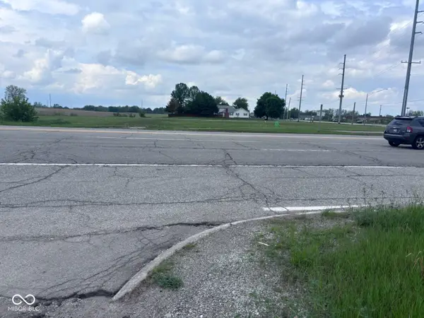 750 S Michigan Street, Lapaz, IN 46537