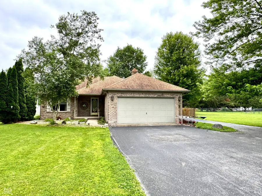 526 Jefferson Valley, Coatesville, IN 46121 - Image #2