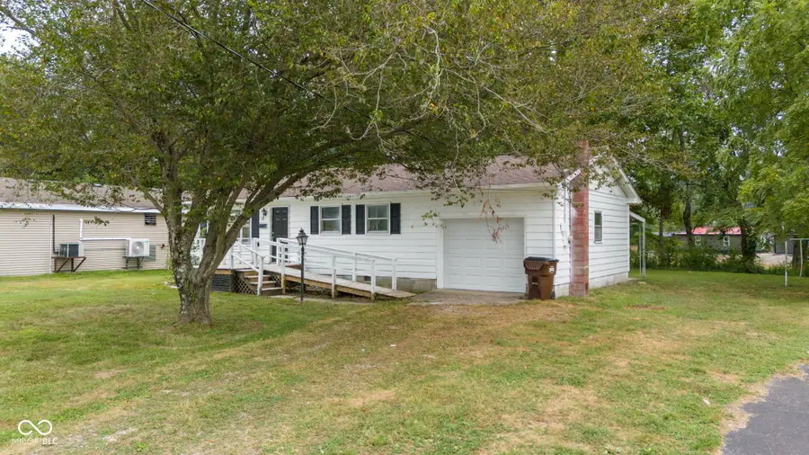 303 E Main Street, Crothersville, IN 47229 - #2