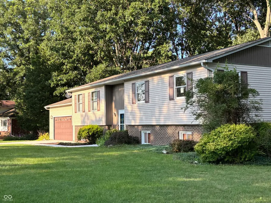 408 Sherwood Drive, Covington, IN 47932 - #3