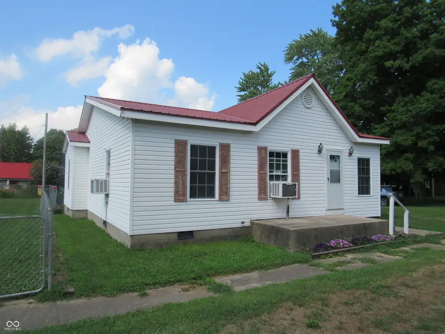 204 E Walnut Street, Waynetown, IN 47990 - Image #3