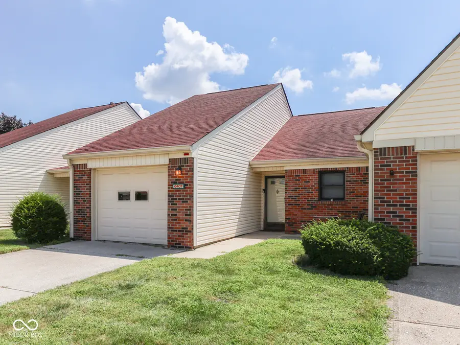 6407 Friendship Circle #15, Indianapolis, IN 46268 - Image #2