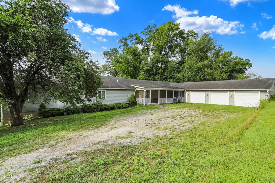 402 N Mohee Drive, Hartford City, IN 47348 - Image #2