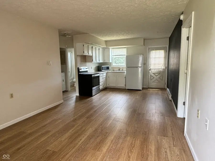 220 S Walnut Street, Atlanta, IN 46031 - Image #2