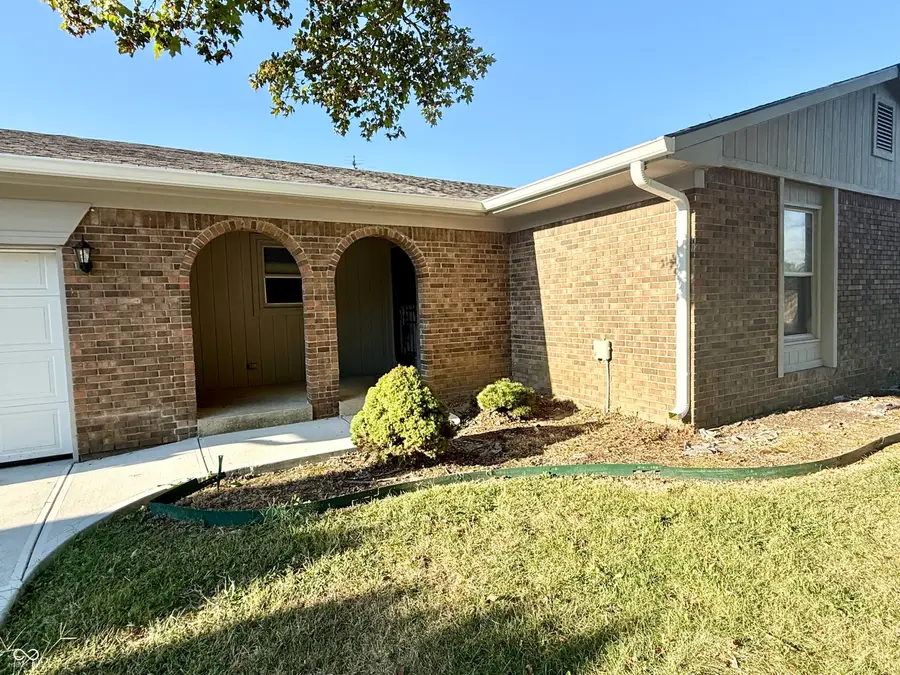 1713 Sycamore Drive, Plainfield, IN 46168 - Image #2